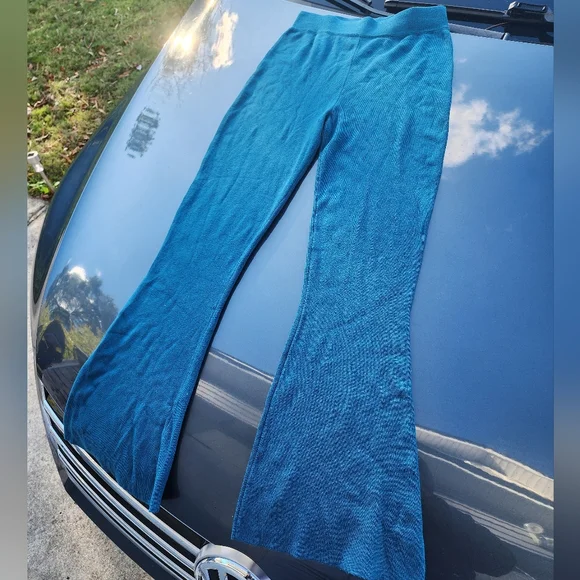 NWOT ... Victor Glemaud Women's Sweater Flare Pants Blue Teal Elastic Waist - Picture 2 of 5